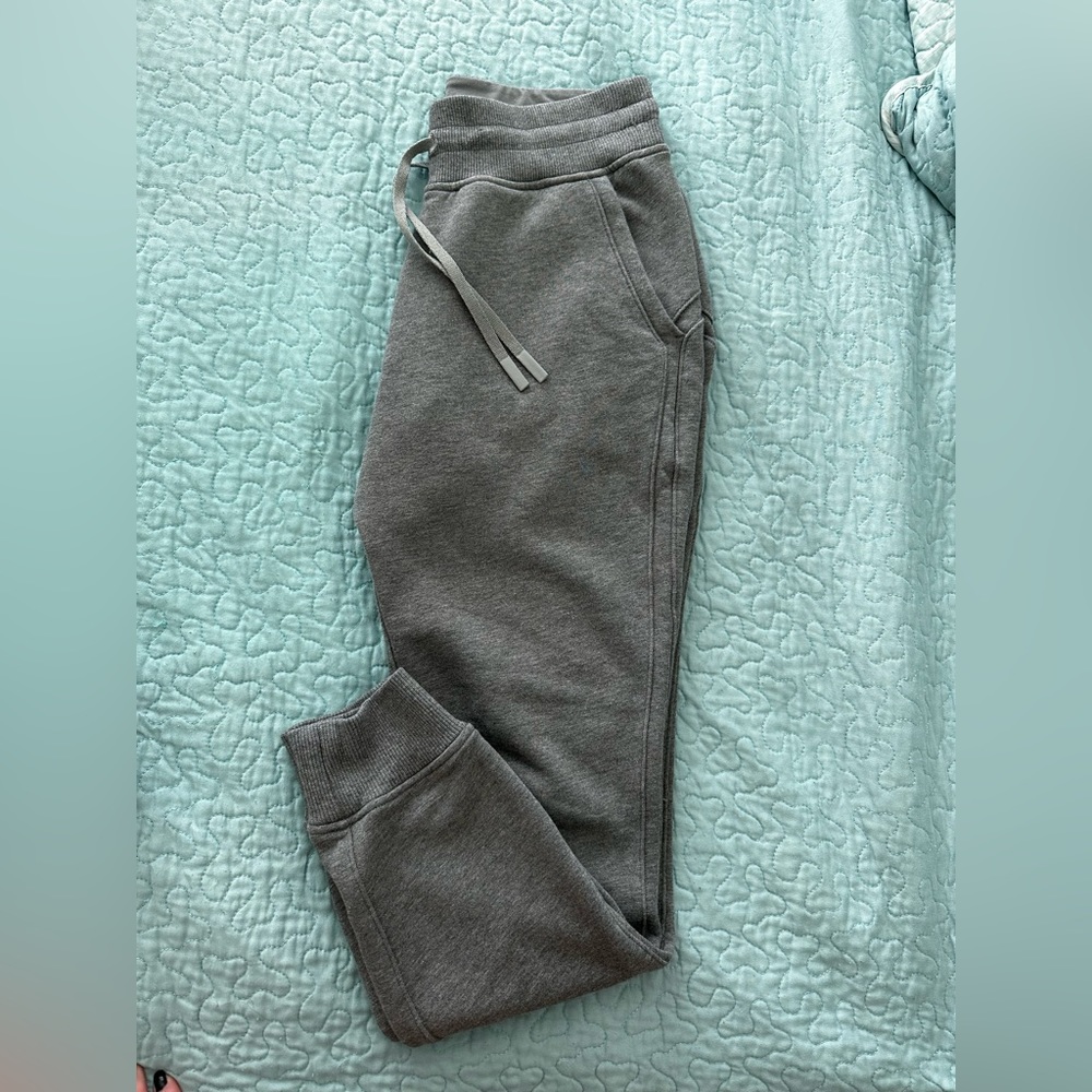 * SOLD* lululemon Scuba joggers